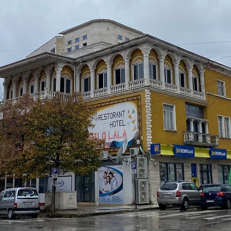 Pilo Lala Hotel Lushnjë Buitenkant foto