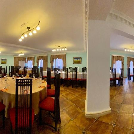 Pilo Lala Hotel Lushnjë Buitenkant foto